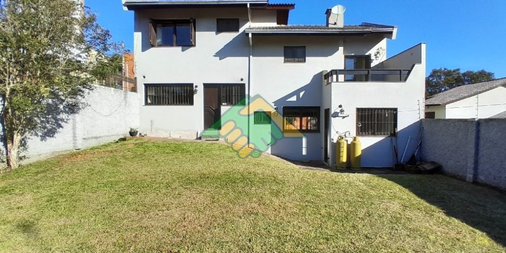 casa res quinta fundos